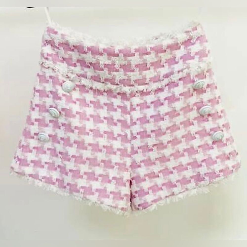 Chic Pink and White shorts; Size small - Picture 6 of 11